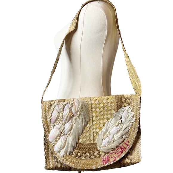 Vintage Woven Straw Shoulder Bag Feather Accents Excellent Condition Coastal main image 13